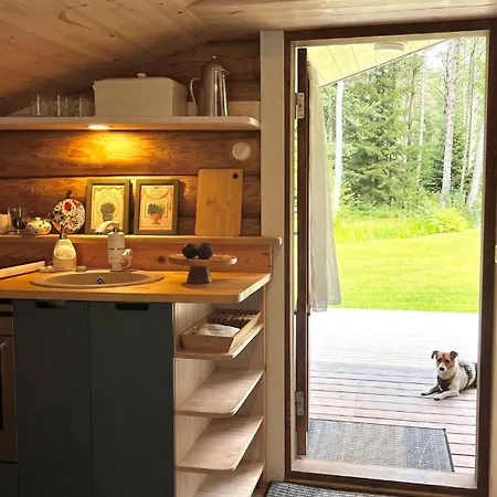 Viinapeedu Farm Home, Korgessaare, Hiiumaa بيت للعطل